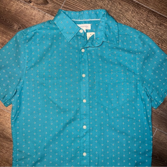 Aero Short Sleeved Button-Up - Picture 2 of 4